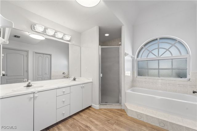 230 Kamal PKWY, Cape Coral, FL 33904