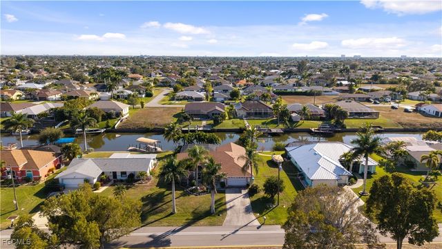 230 Kamal PKWY, Cape Coral, FL 33904