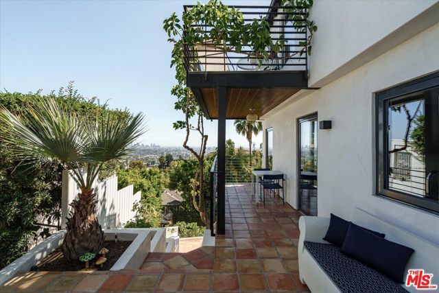 2551 Glendower Avenue, Los Angeles, CA 90027