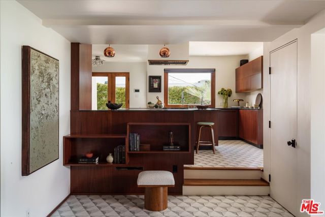 2551 Glendower Avenue, Los Angeles, CA 90027