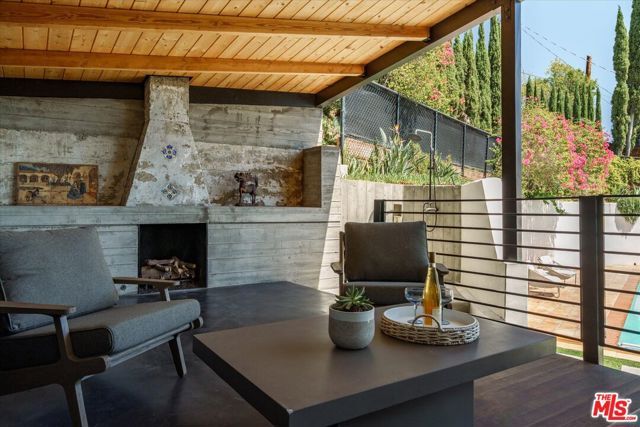 2551 Glendower Avenue, Los Angeles, CA 90027