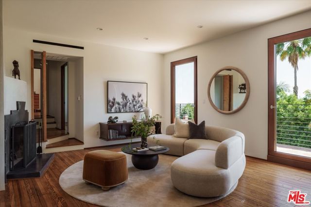 2551 Glendower Avenue, Los Angeles, CA 90027