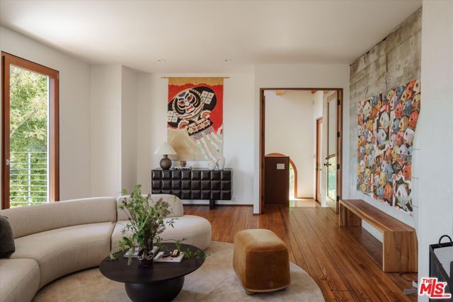 2551 Glendower Avenue, Los Angeles, CA 90027