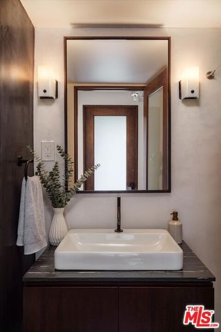 2551 Glendower Avenue, Los Angeles, CA 90027