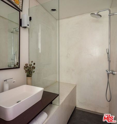 2551 Glendower Avenue, Los Angeles, CA 90027
