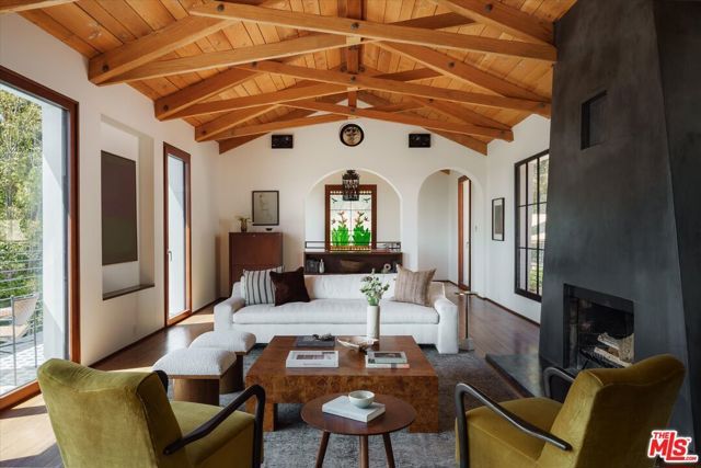 2551 Glendower Avenue, Los Angeles, CA 90027