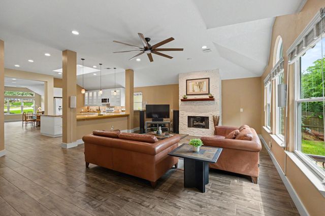 1909 Holly Hill DR, Leander, TX 78641