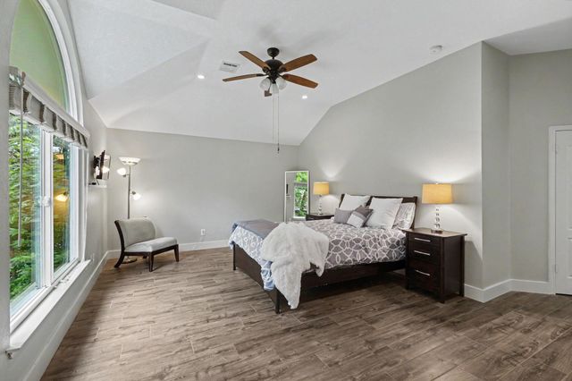 1909 Holly Hill DR, Leander, TX 78641