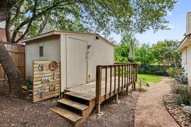 1909 Holly Hill DR, Leander, TX 78641
