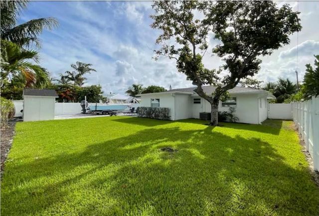 1523 Berkshire Avenue, Jupiter, FL 33469