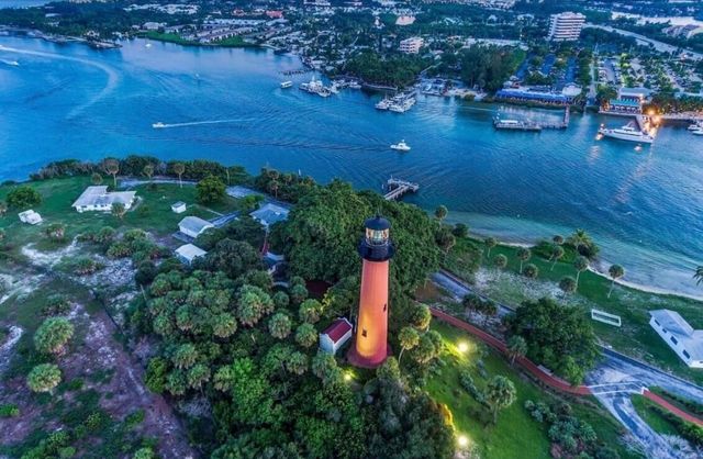 1523 Berkshire Avenue, Jupiter, FL 33469