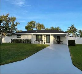 1523 Berkshire Avenue, Jupiter, FL 33469