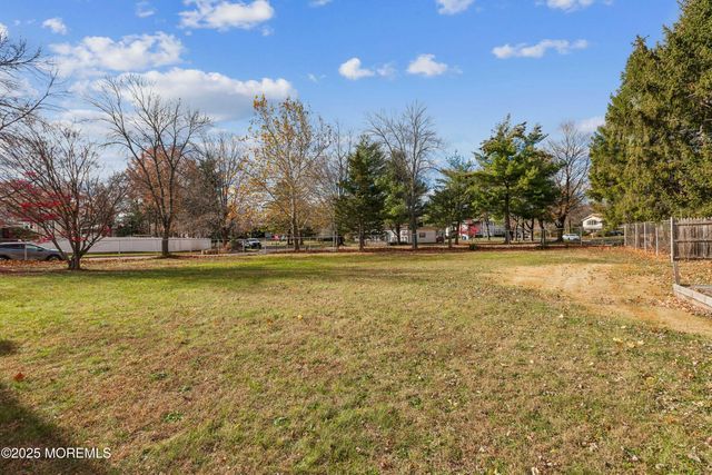 27 Dorset Court, Franklin Twp, NJ 08873