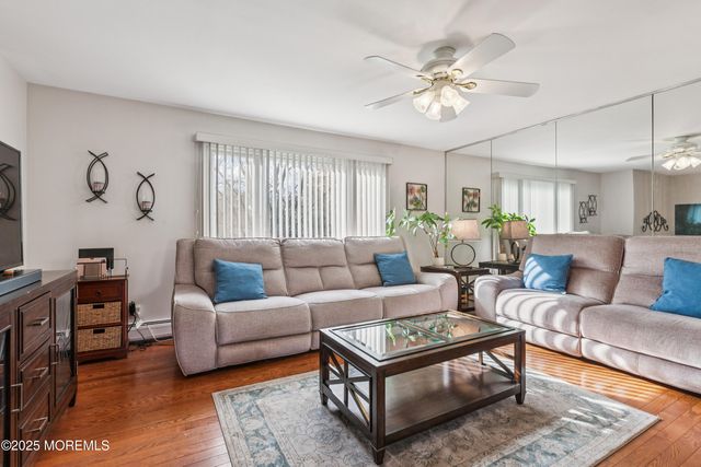 27 Dorset Court, Franklin Twp, NJ 08873