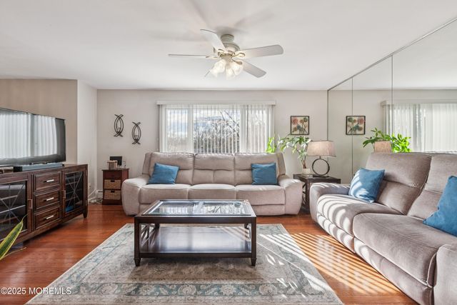 27 Dorset Court, Franklin Twp, NJ 08873