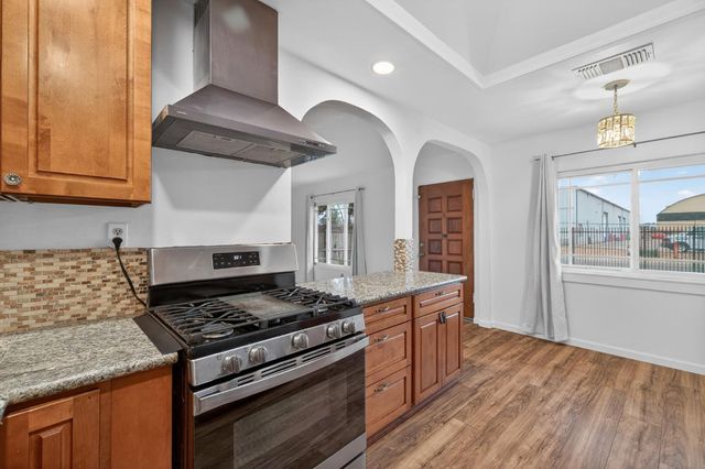 2812 Plover St, Sacramento, CA 95815