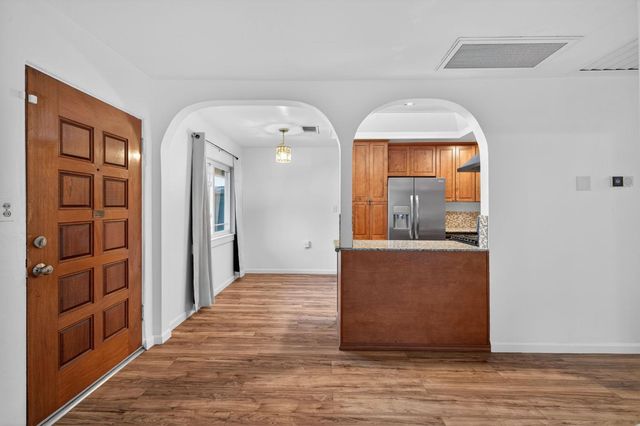 2812 Plover St, Sacramento, CA 95815