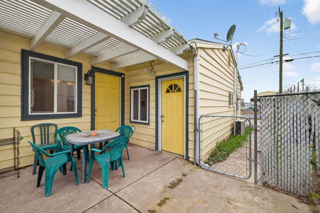 2812 Plover St, Sacramento, CA 95815