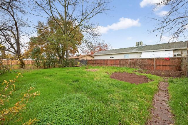 2812 Plover St, Sacramento, CA 95815