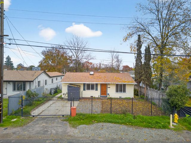 2812 Plover St, Sacramento, CA 95815