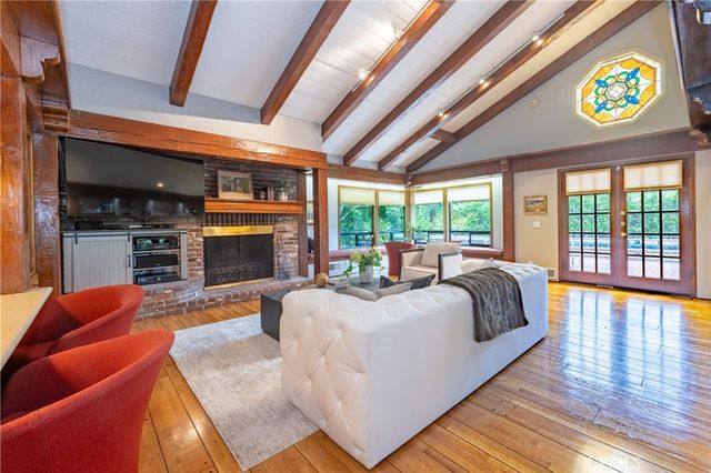 5340 Calvin Avenue, Tarzana, CA 91356