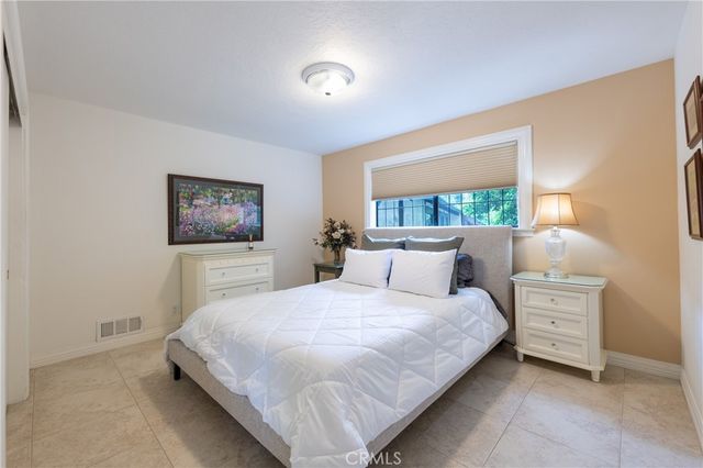 5340 Calvin Avenue, Tarzana, CA 91356