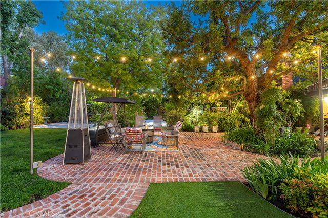 5340 Calvin Avenue, Tarzana, CA 91356