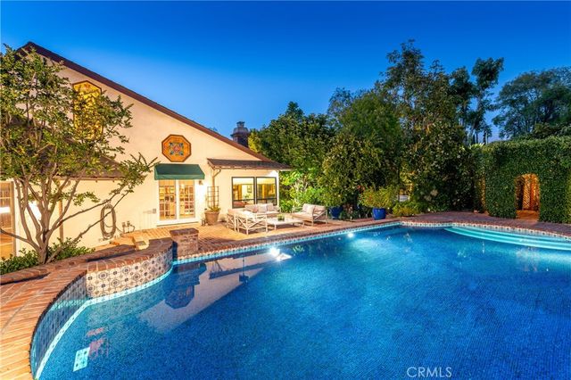5340 Calvin Avenue, Tarzana, CA 91356
