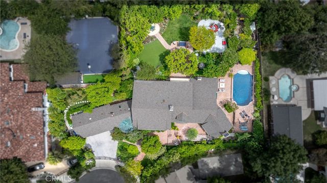 5340 Calvin Avenue, Tarzana, CA 91356