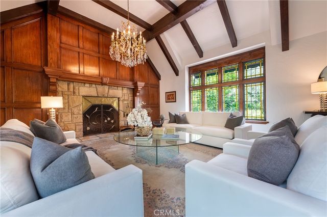 5340 Calvin Avenue, Tarzana, CA 91356