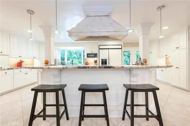 5340 Calvin Avenue, Tarzana, CA 91356