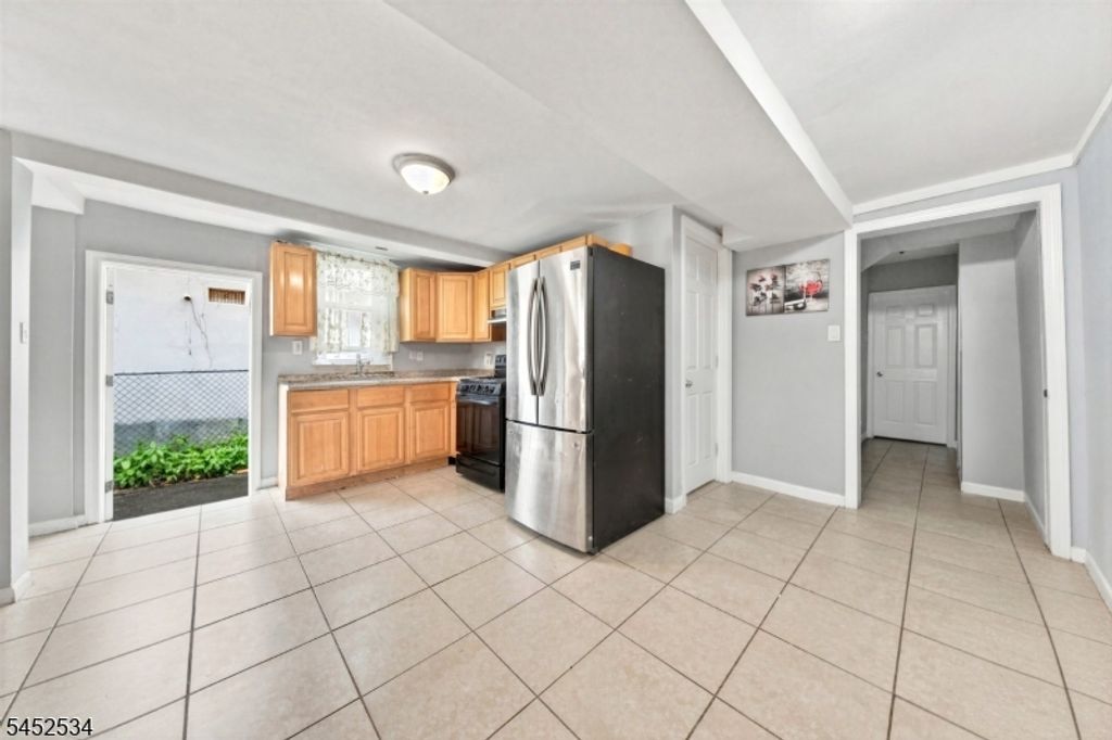 212 Port Ave, Elizabeth City, NJ 07206 — photo 5