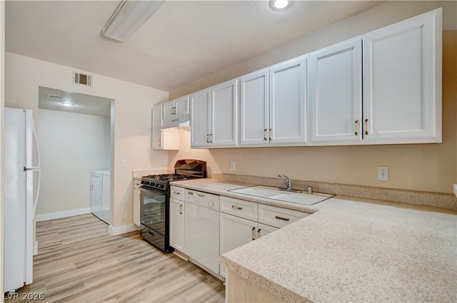 7621 Almeria Avenue, Las Vegas, NV 89128