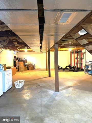 14042 CREST AVE, Waynesboro, PA 17268