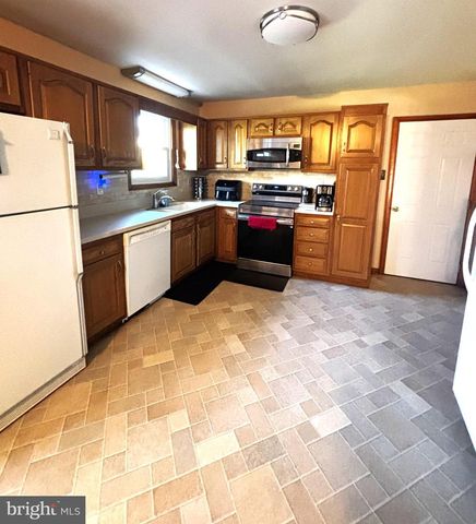 14042 CREST AVE, Waynesboro, PA 17268