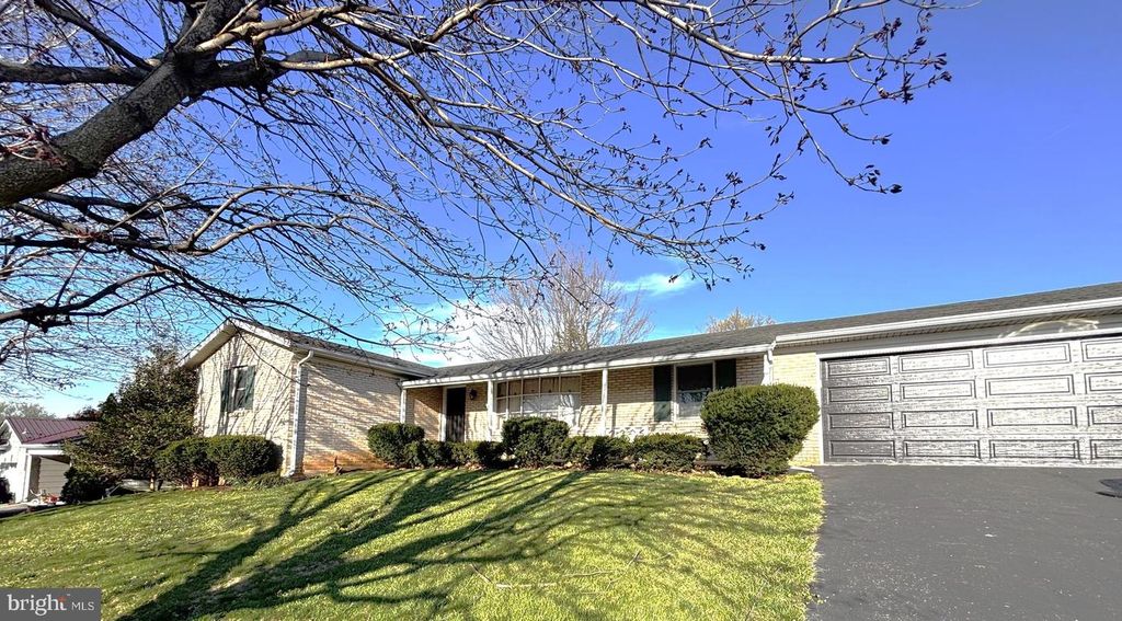 14042 CREST AVE, Waynesboro, PA 17268