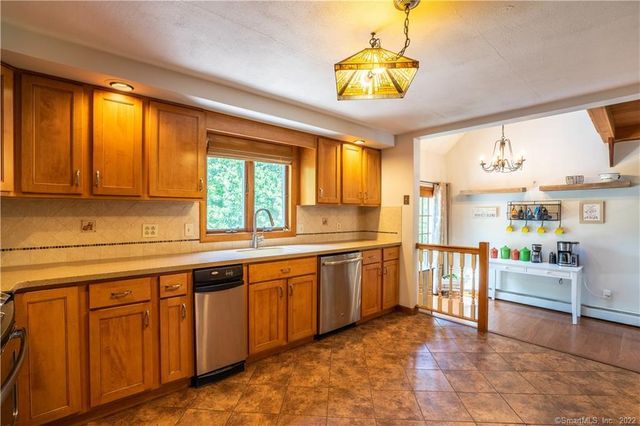 39 Winslow Road, Cheshire, CT 06410