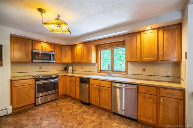 39 Winslow Road, Cheshire, CT 06410