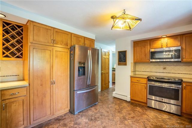 39 Winslow Road, Cheshire, CT 06410