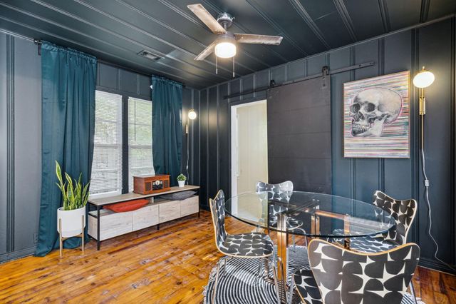 2435 W 10th Street, Dallas, TX 75211