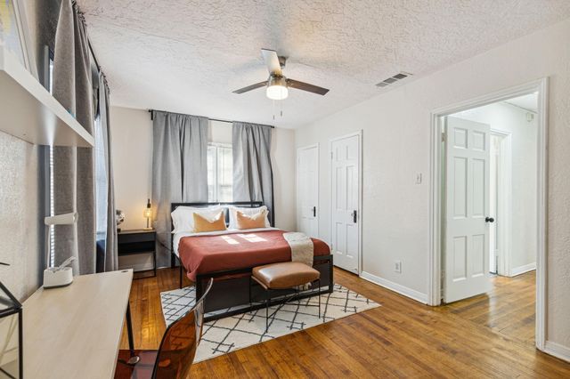 2435 W 10th Street, Dallas, TX 75211