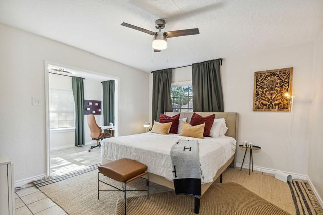 2435 W 10th Street, Dallas, TX 75211