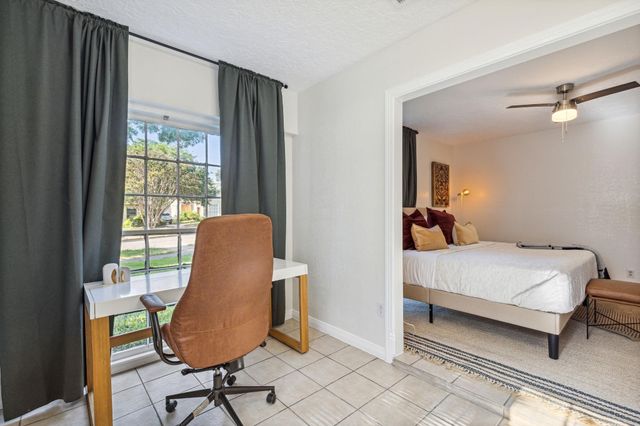 2435 W 10th Street, Dallas, TX 75211