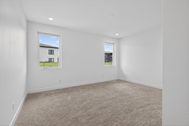 1703 Red Tail Drive, Waterloo, IA 50701