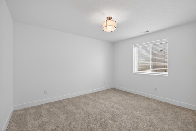 1703 Red Tail Drive, Waterloo, IA 50701
