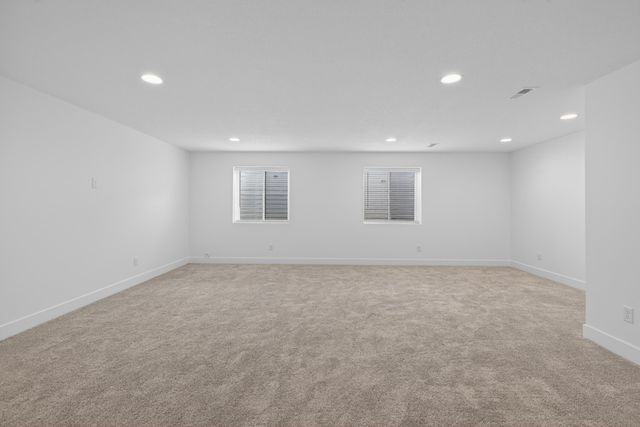 1703 Red Tail Drive, Waterloo, IA 50701