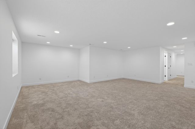 1703 Red Tail Drive, Waterloo, IA 50701