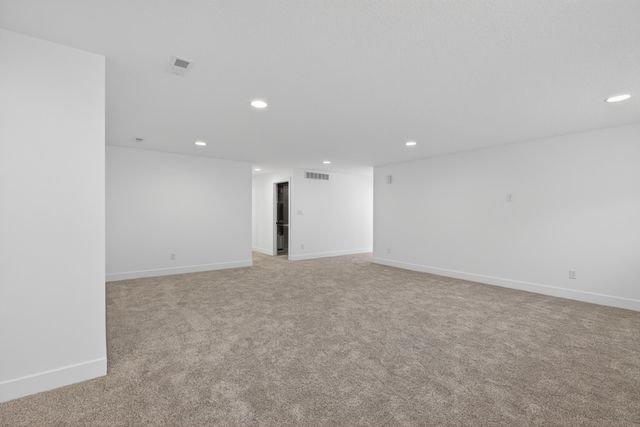 1703 Red Tail Drive, Waterloo, IA 50701