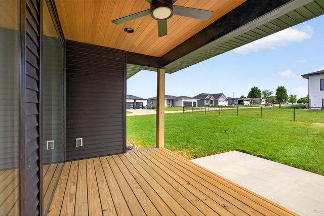 1703 Red Tail Drive, Waterloo, IA 50701