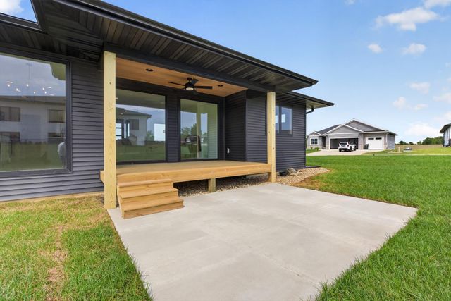 1703 Red Tail Drive, Waterloo, IA 50701